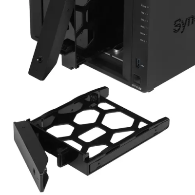 Synology DS1522+ Сетевое хранилище 3