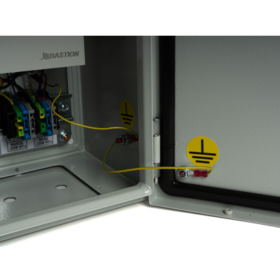 Bastion SKAT-V.220AC-800VA исп.5P Уличный ИБП  SKAT-UPS 800-IP65-ON-R04 7