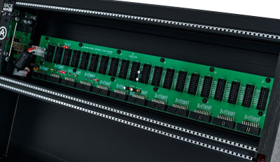 Arturia RackBrute 6U Noir Стойка 7